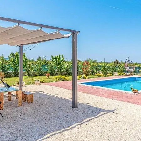 Feriehus Ferienhaus Mit Privatpool Fur 8 Personen Ca 105 Qm In Pakovo Selo, Dalmatien Dalmatinisches Hinterland *